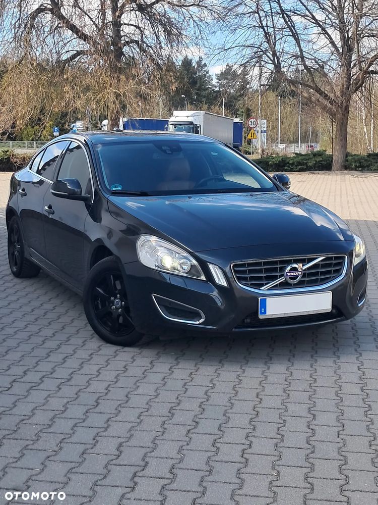Volvo S60 D3 Summum - 1