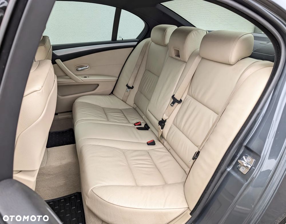 BMW Seria 5 530d xDrive Edition Sport - 17