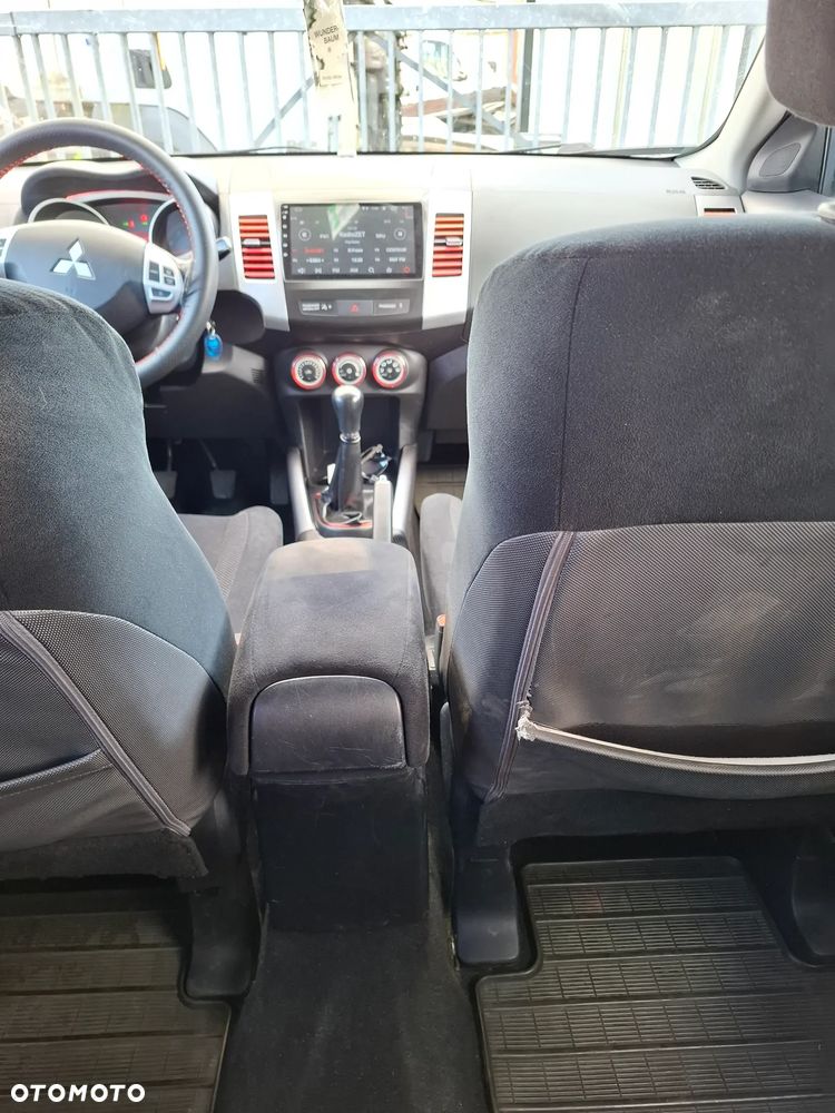 Mitsubishi Outlander 2.4 4WD Intense - 4
