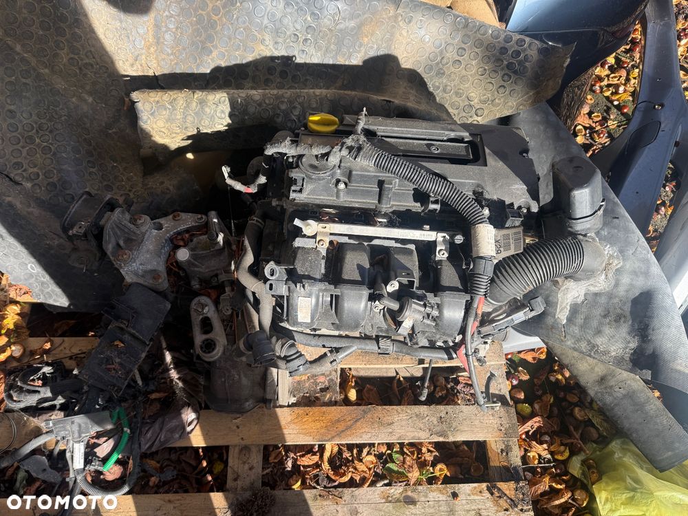 Silnik kompletny skrzynia  OPEL ADAM CORSA D 1.4 16V Benzyna