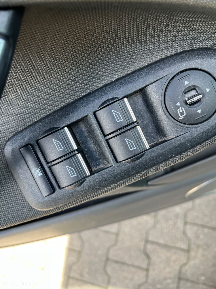 Ford Kuga 2.0 TDCi 4x4 Individual - 22