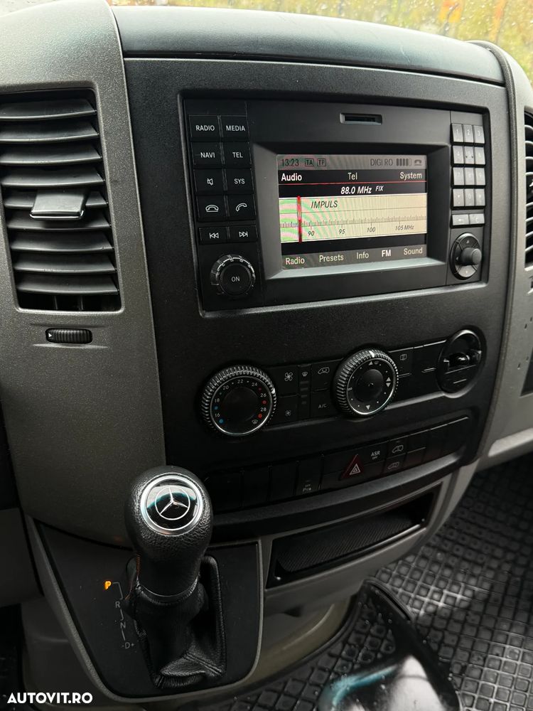 Mercedes-Benz Sprinter - 12