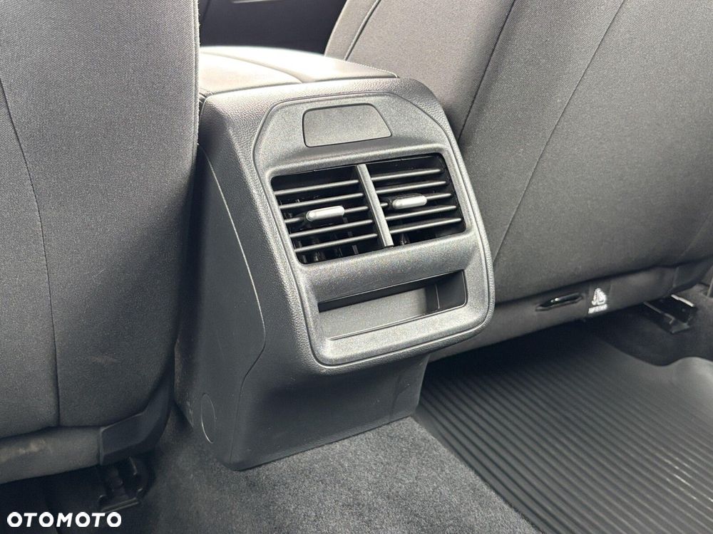 Volkswagen Passat Variant 1.5 TSI ACT mHEV DSG - 15