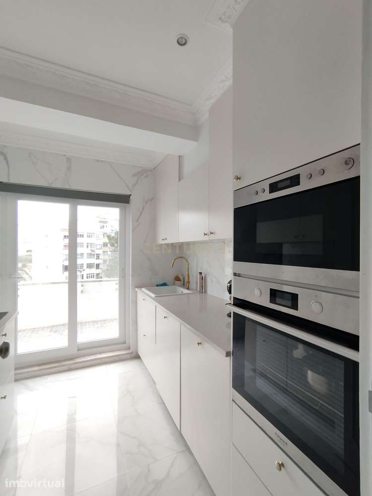 Penthouse T3 com Vista Panorâmica em Rio de Mouro, Sintra - Grande imagem: 3/8
