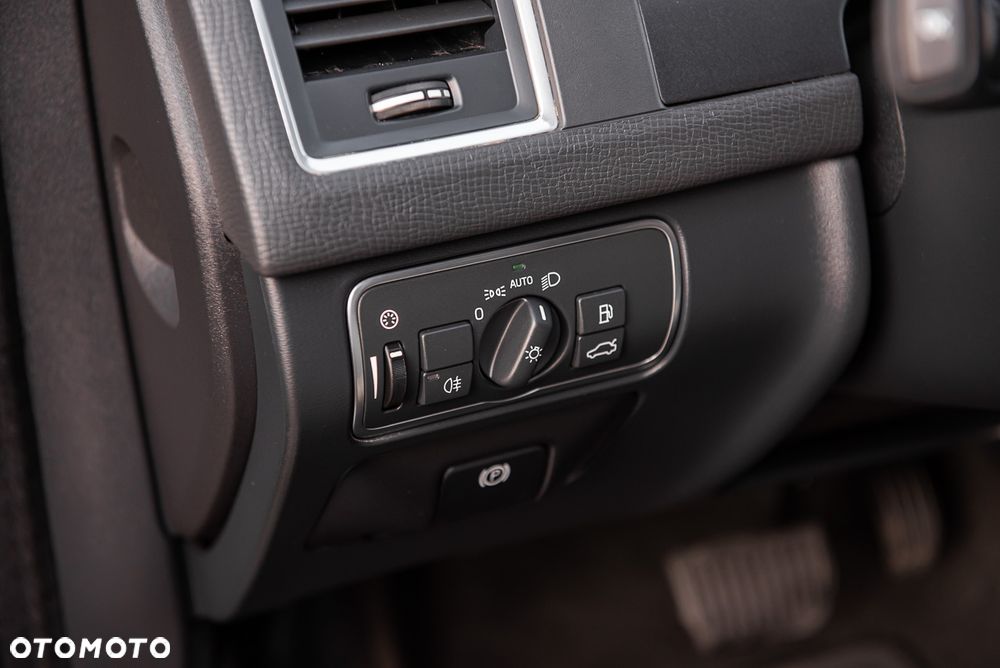 Volvo XC 60 D4 Geartronic Summum - 17