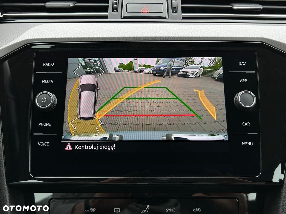 Volkswagen Passat - 28