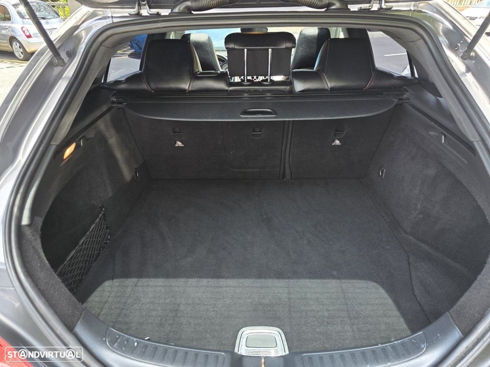 Mercedes-Benz CLA 200 d Shooting Brake AMG Line - 5