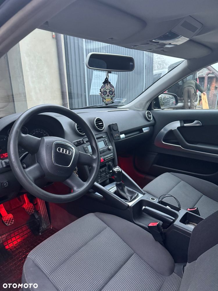 Audi A3 3-drzwiowe 1.6 Attraction - 6