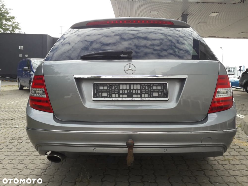 Mercedes-Benz Klasa C 220 CDI 4Matic 7G-TRONIC - 16
