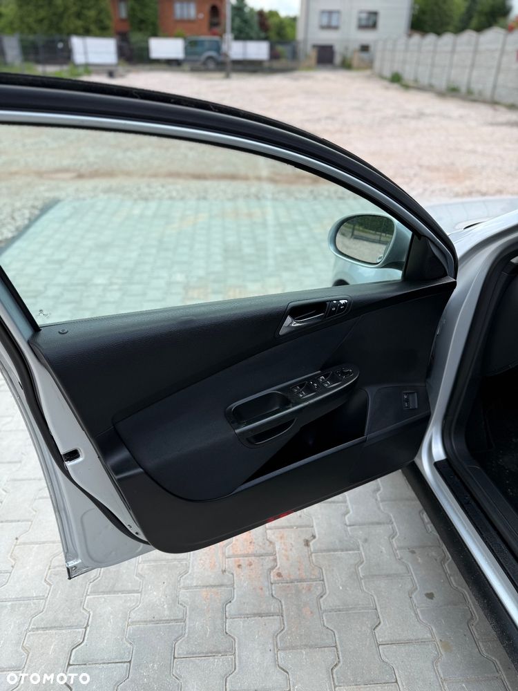 Volkswagen Passat Variant 1.6 FSI Trendline - 4