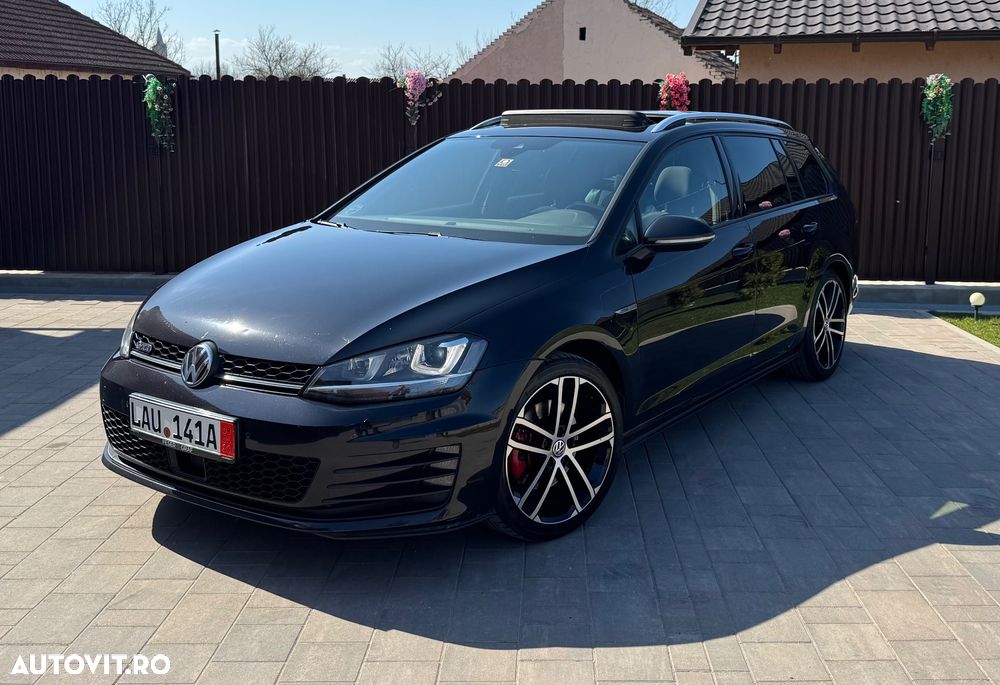 Volkswagen Golf - 2