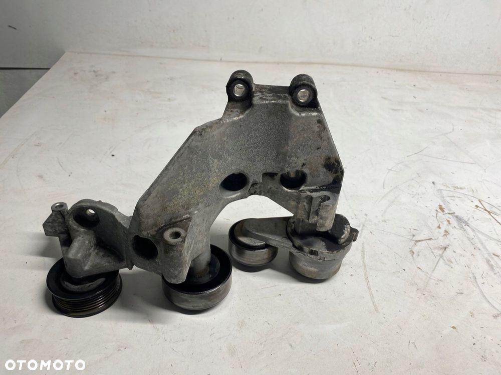 ŁAPA MOCOWANIE ALTERNATORA HYUNDAI TUCSON II 2.0 - 3