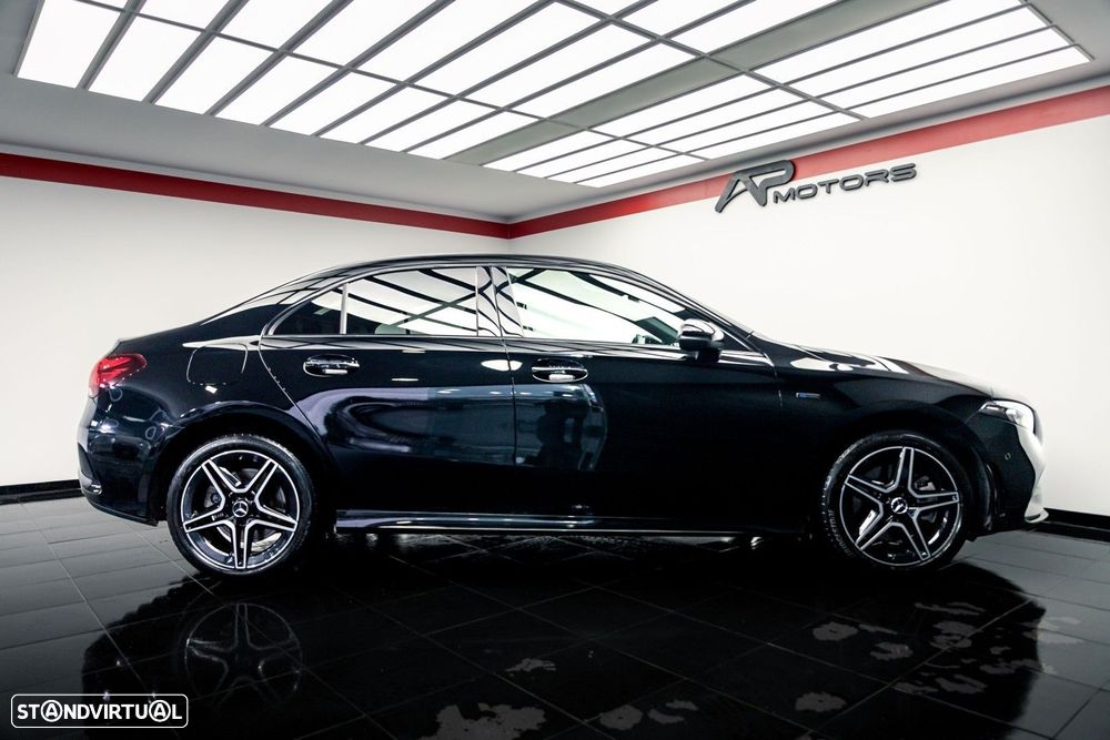 Mercedes-Benz A 250 Limousine e AMG Line - 12