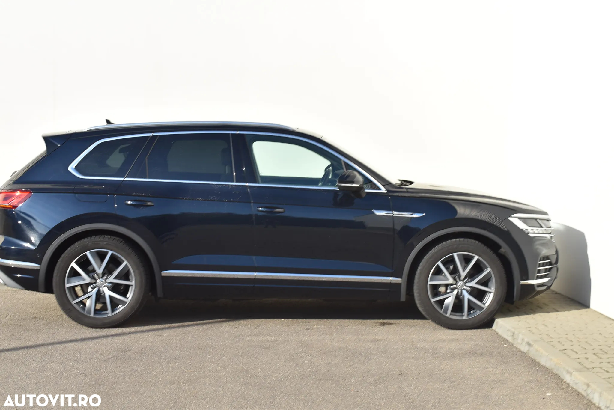 Volkswagen Touareg V6 TDI 4MOTION Elegance - 2