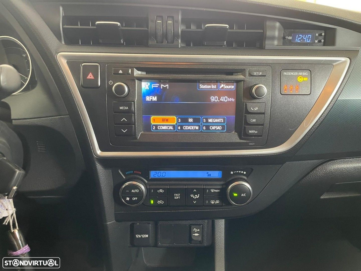 Toyota Auris 1.4 D-4D Exclusive+P.Sport - 11