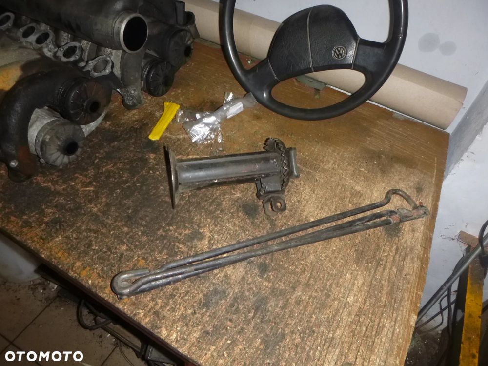 LEWAREK PODNOŚNIK VW LT I DO 95 - 2