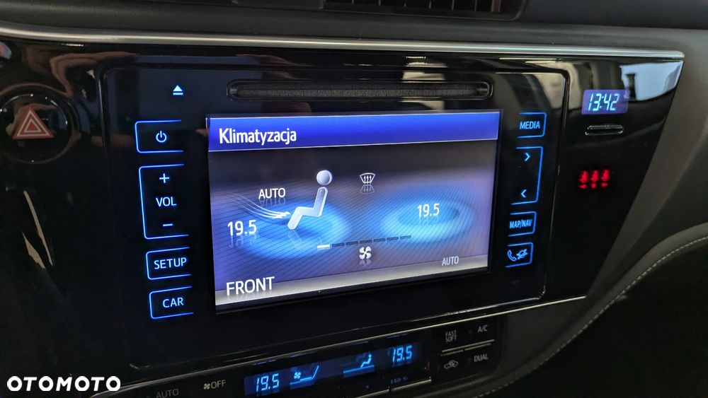 Toyota Corolla 1.6 Comfort - 18