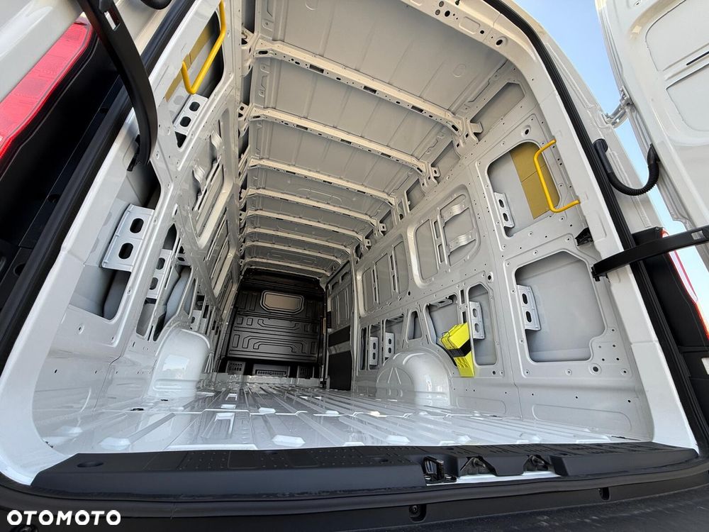Volkswagen Crafter - 28