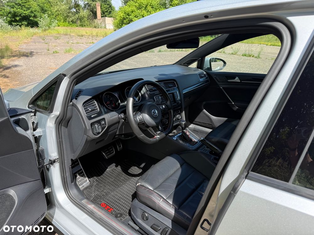 Volkswagen Golf - 19