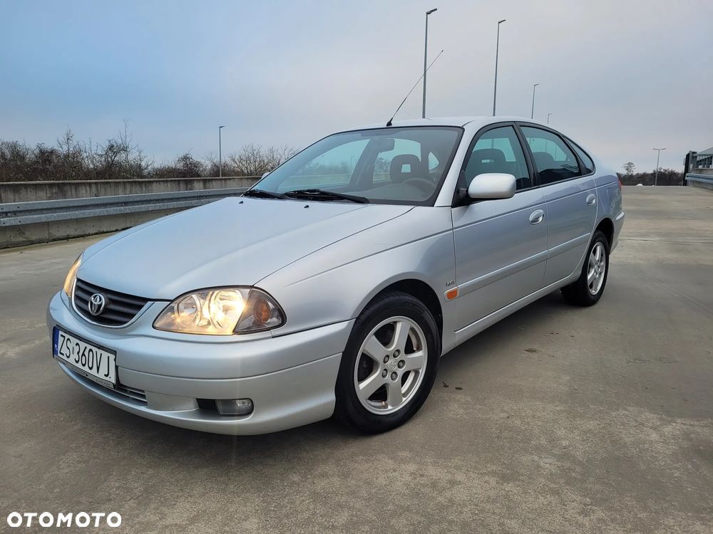 Toyota Avensis - 2