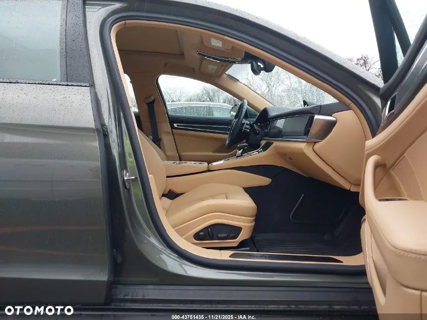 Porsche Panamera 4 Platinum Edition - 6