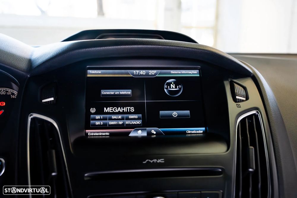 Ford Focus 2.0 EcoBoost ST c/ Pack Pele Desportiva - 28