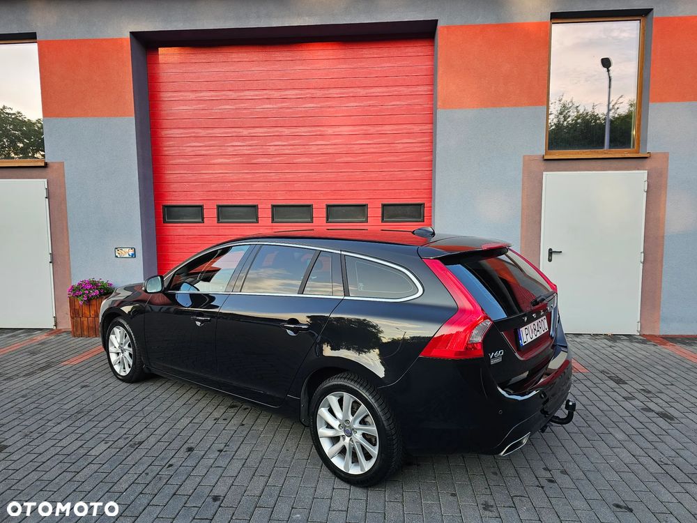 Volvo V60 D4 Drive-E Momentum - 3