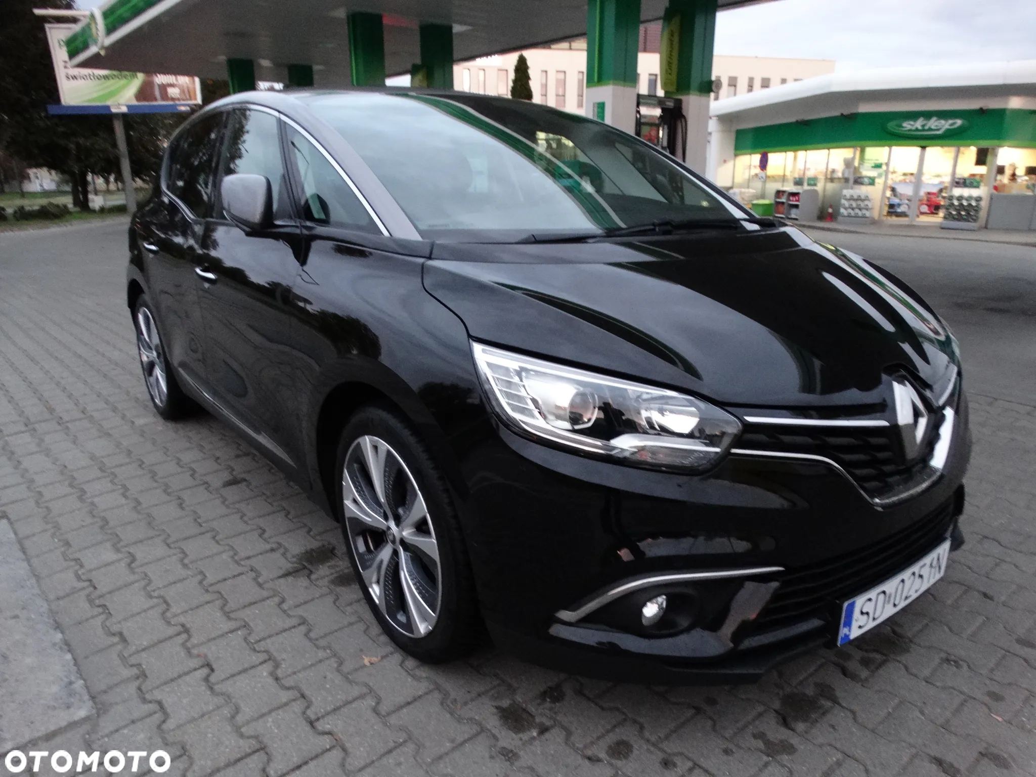 Renault Scenic dCi 110 Hybrid Assist Business - 4