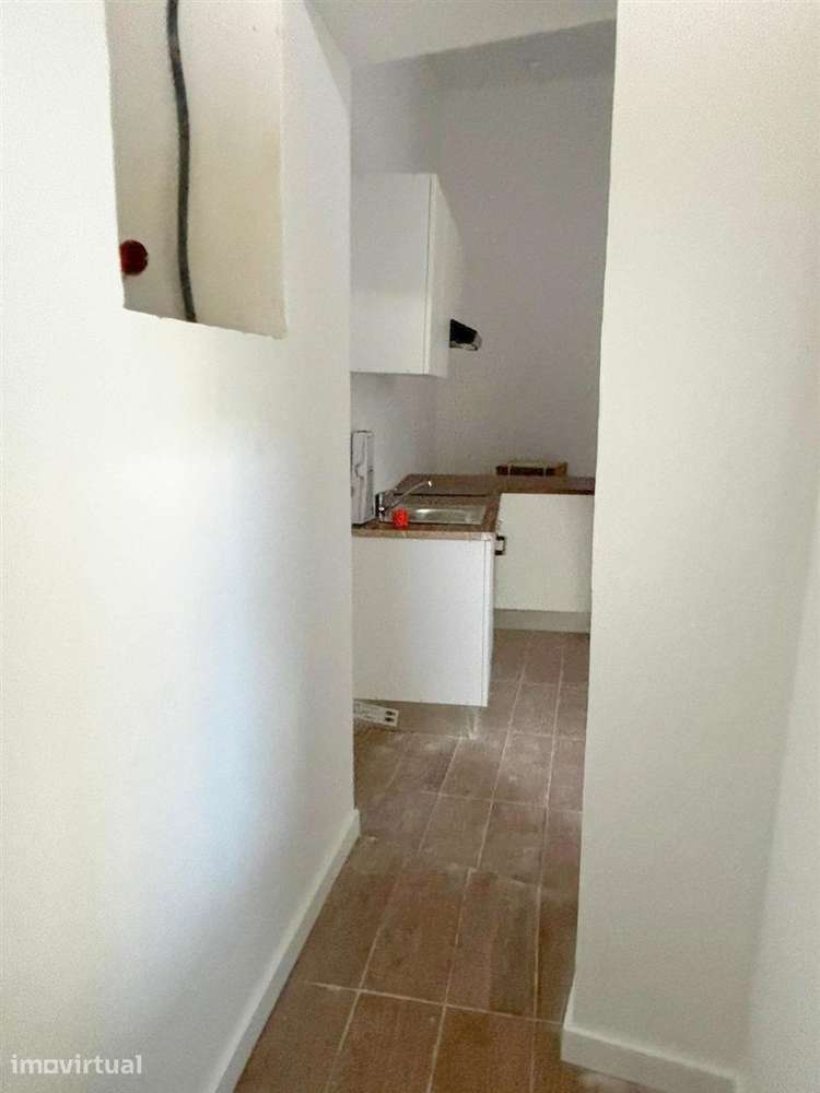 Moradia TOTALMENTE REMODELADA! - Grande imagem: 4/17