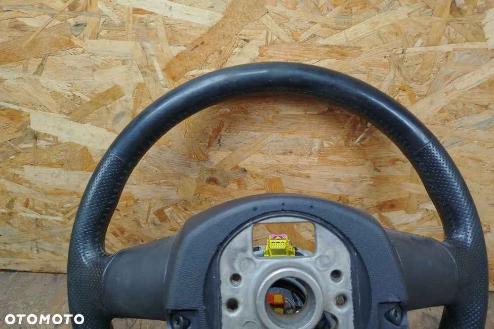 kierownica SKÓRA z poduszką CZARNA trójramienna do audi A4 B7 04-08r - 10
