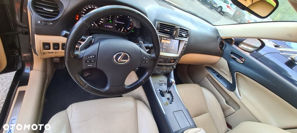 Lexus IS - 8