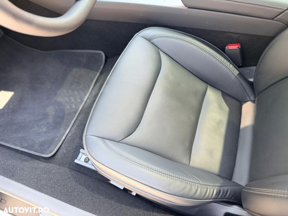 Tesla Model 3 Long Range - 12