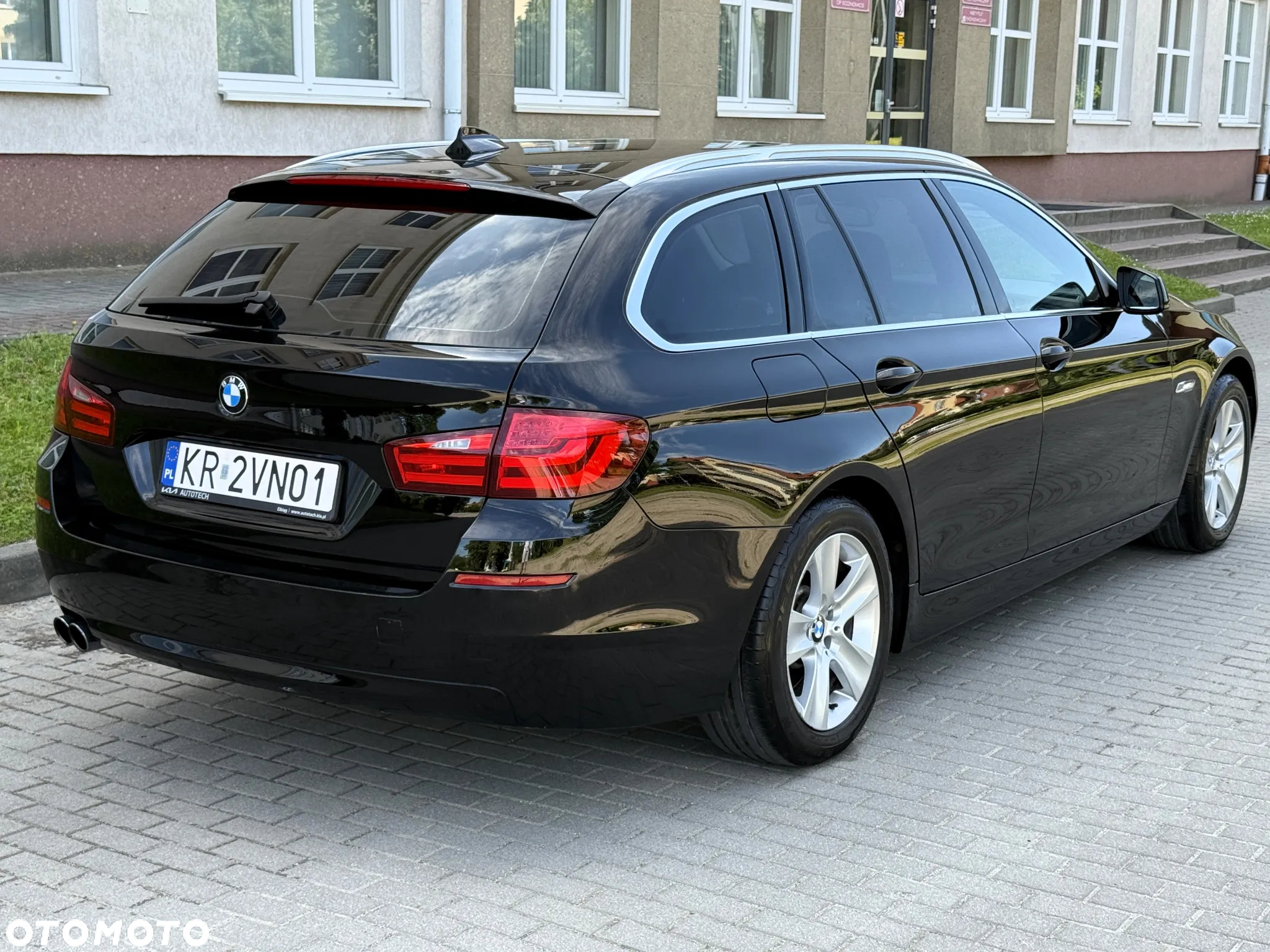 BMW Seria 5 520d Touring - 11