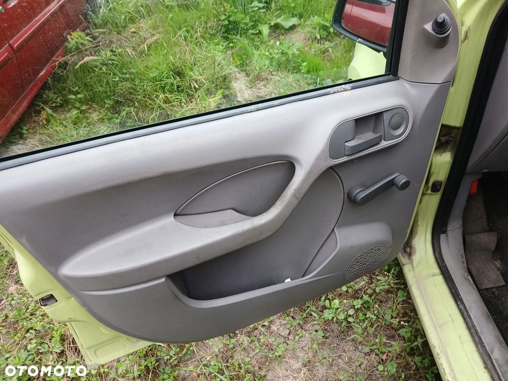 FIAT PANDA II 732A fotel fotele kanapa deska kokpit podsufitka boczek boczki klamka podłokietnik - 3