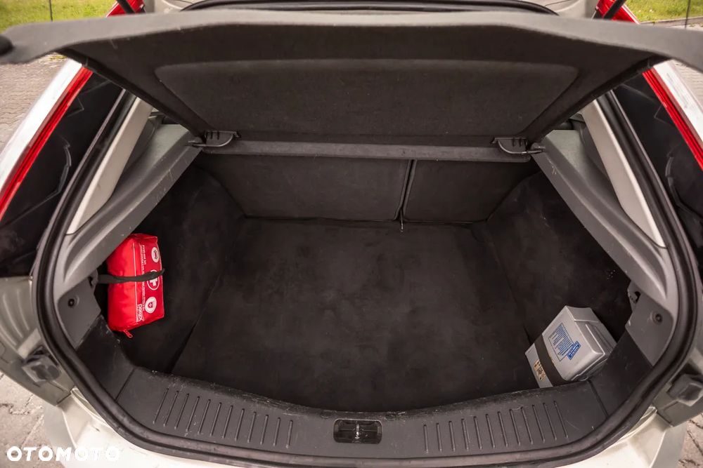Ford Focus 1.6 Ghia - 18