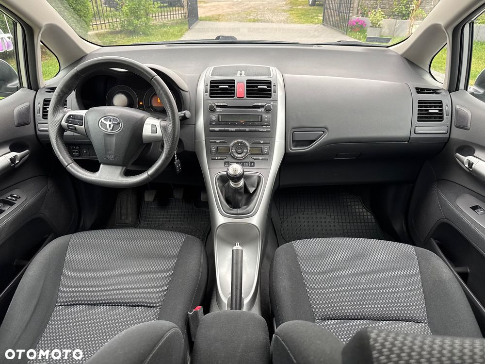 Toyota Auris - 10
