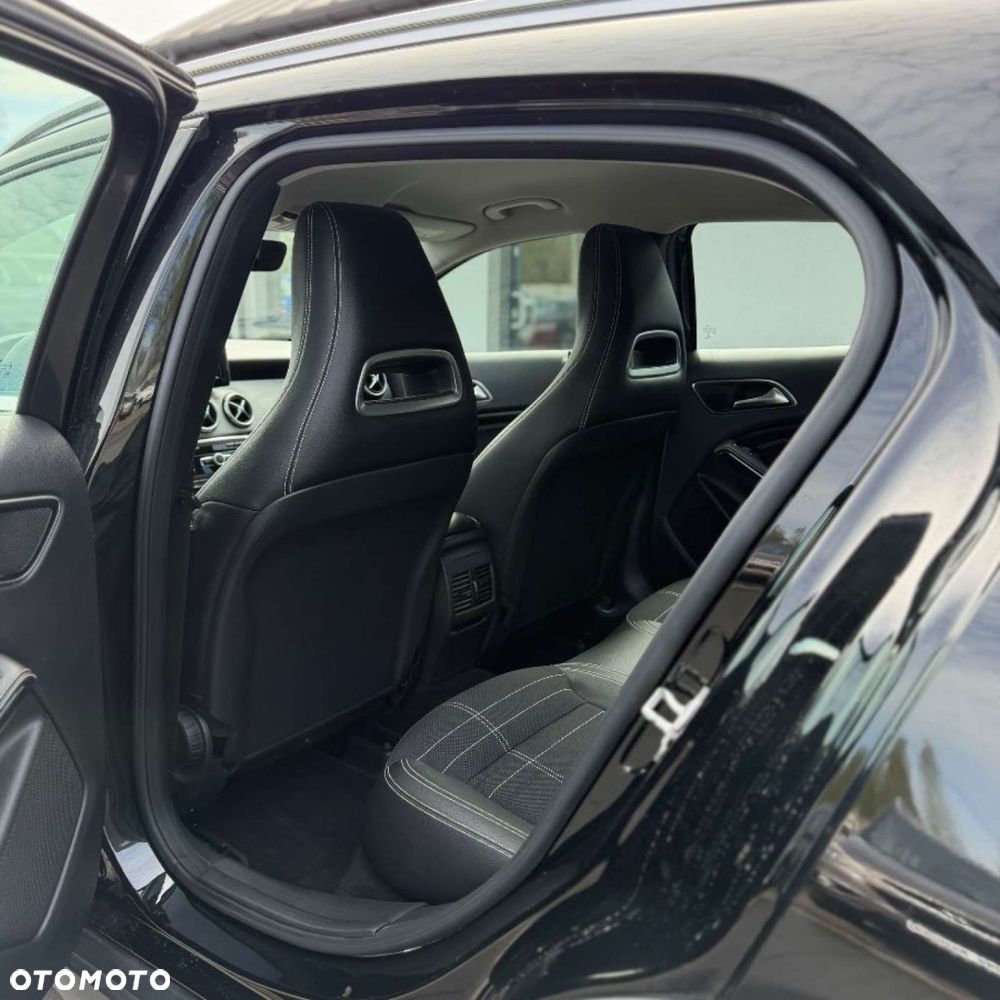 Mercedes-Benz GLA - 17