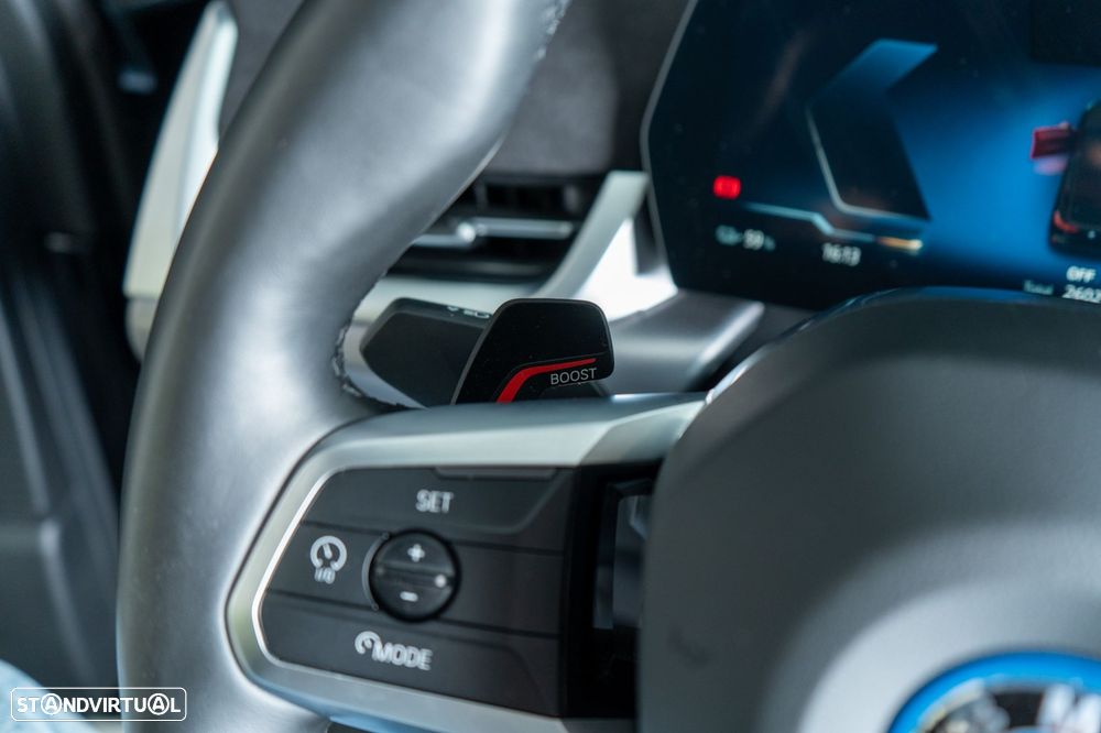 BMW iX2 eDrive20 Pack Desportivo M - 25