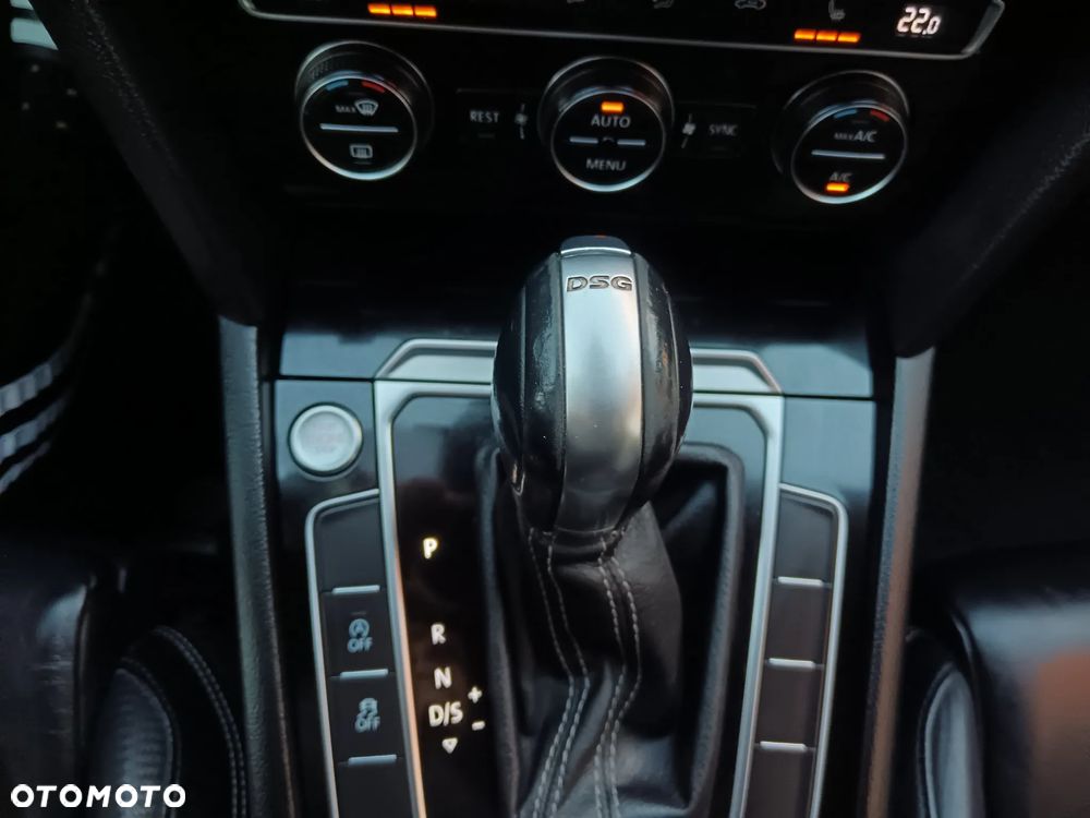 Volkswagen Passat 2.0 TDI SCR DSG 4Motion Business - 18