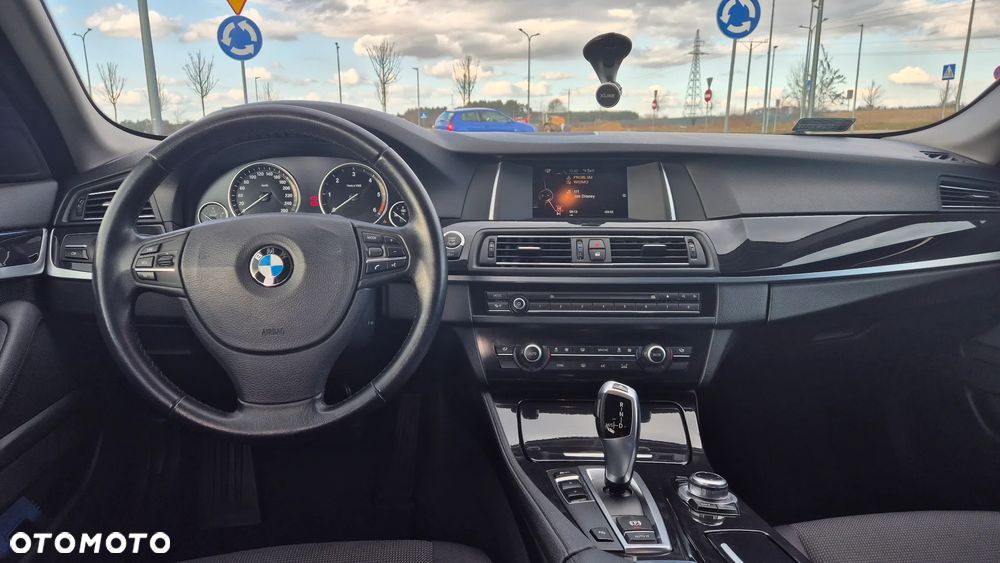BMW Seria 5 520d - 12