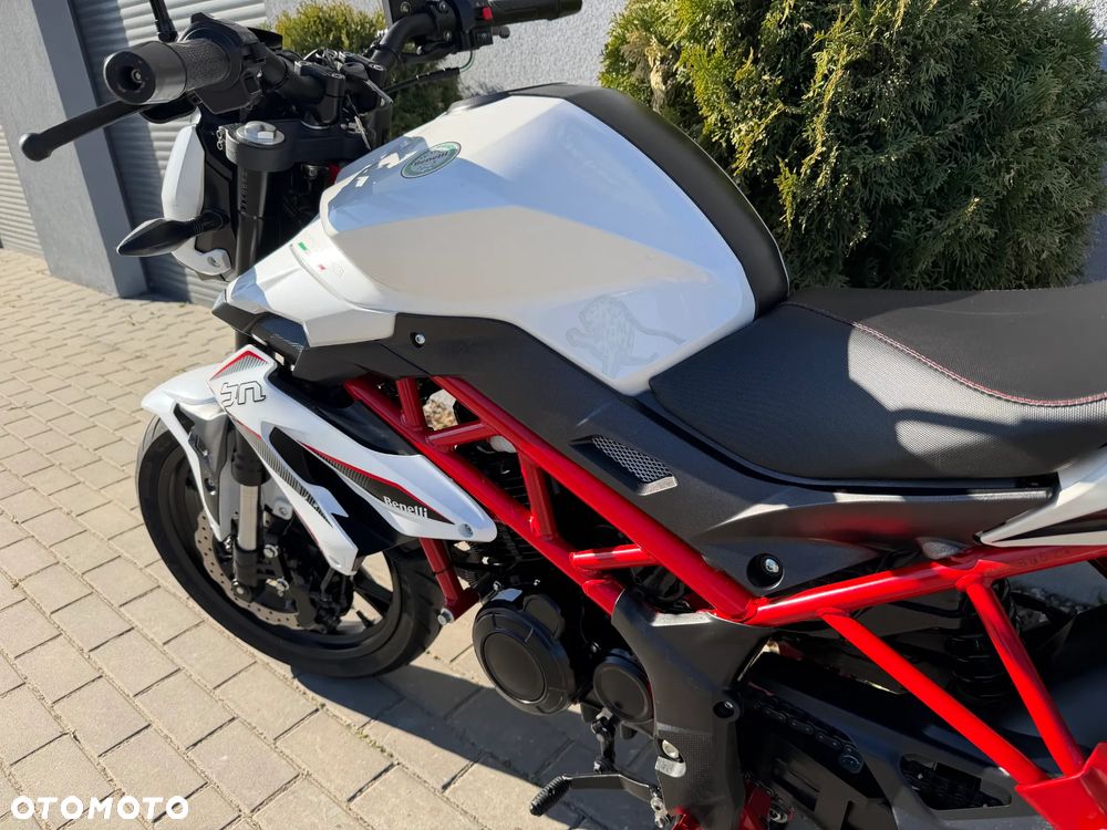 Benelli BN 125 - 38