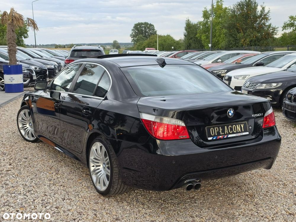 BMW Seria 5 550i - 12