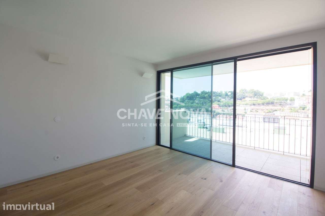T2 Dúplex Novo c/ Vistas Rio em Santa Marinha (Quinta S. Marcos) - Grande imagem: 5/23