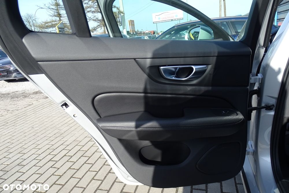 Volvo V60 T4 Geartronic Momentum - 22