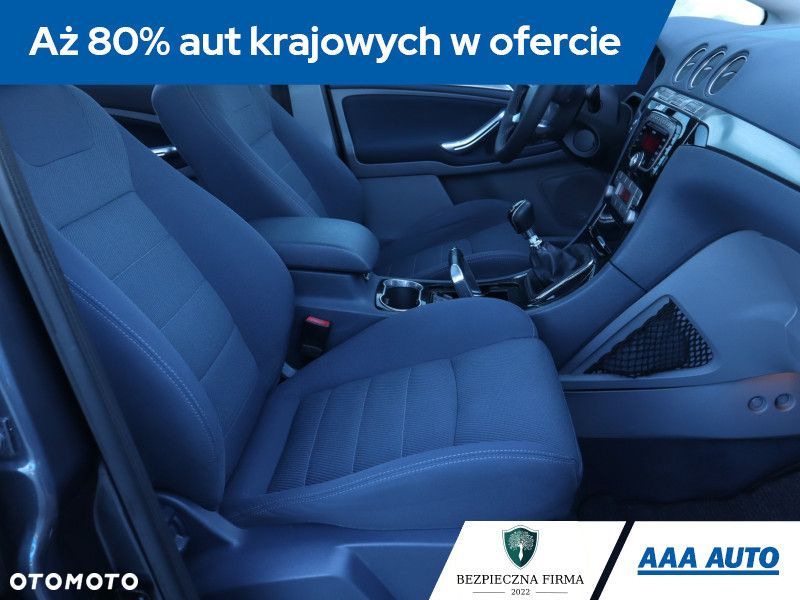 Ford S-Max - 11