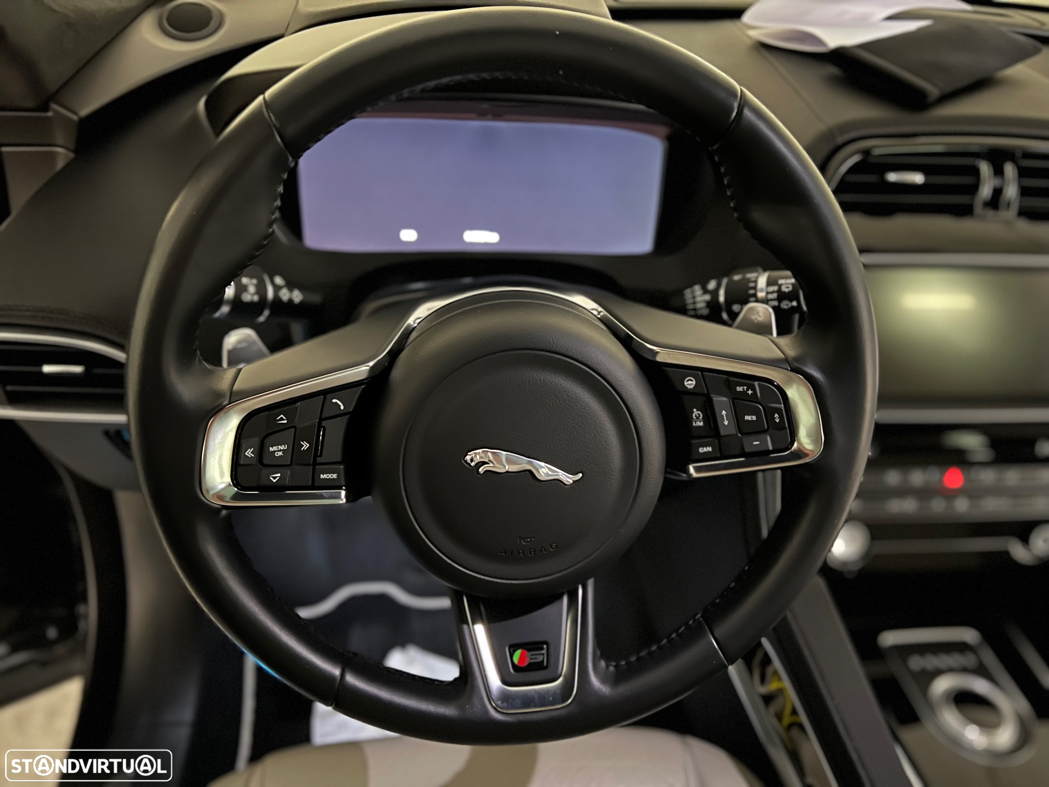 Jaguar F-Pace 3.0 TDV6 First Edition AWD Aut. - 16