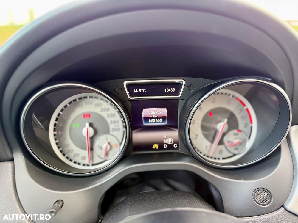 Mercedes-Benz GLA 200 7G-DCT AMG Line - 29