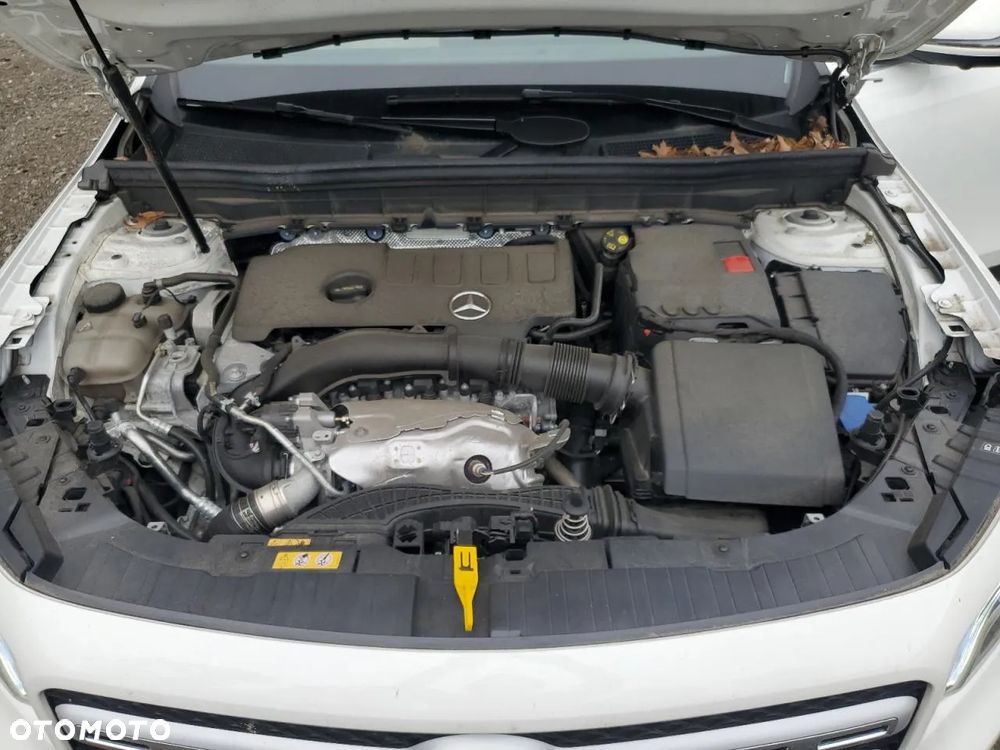 Mercedes-Benz GLB - 12