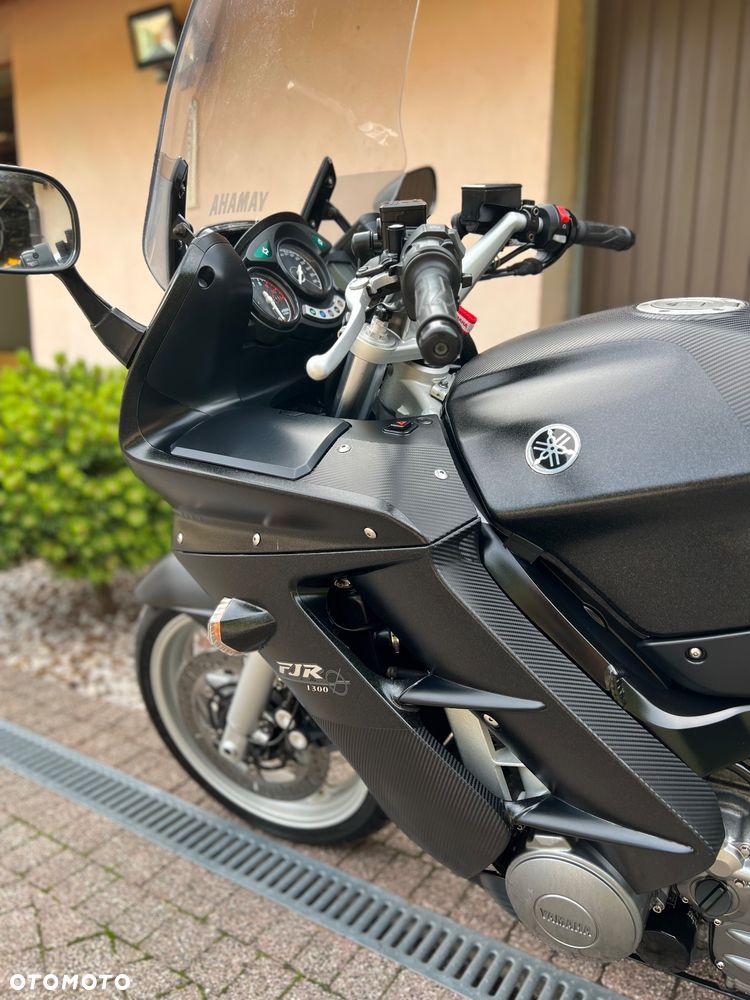 Yamaha FJR - 16