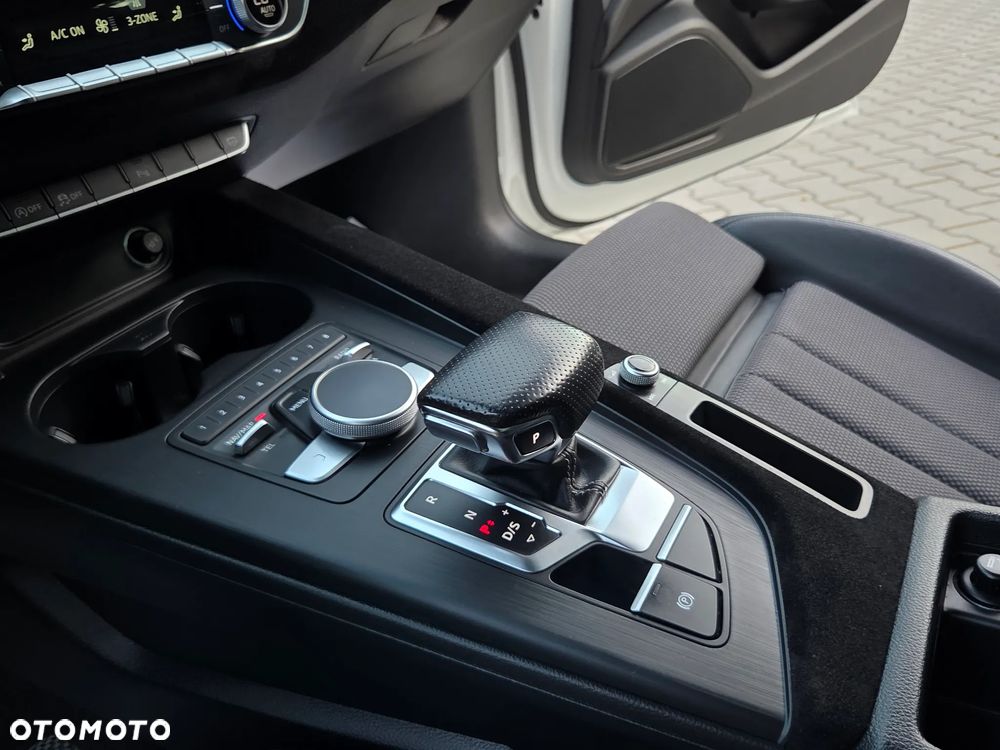 Audi A4 Avant 2.0 TDI ultra S tronic - 14